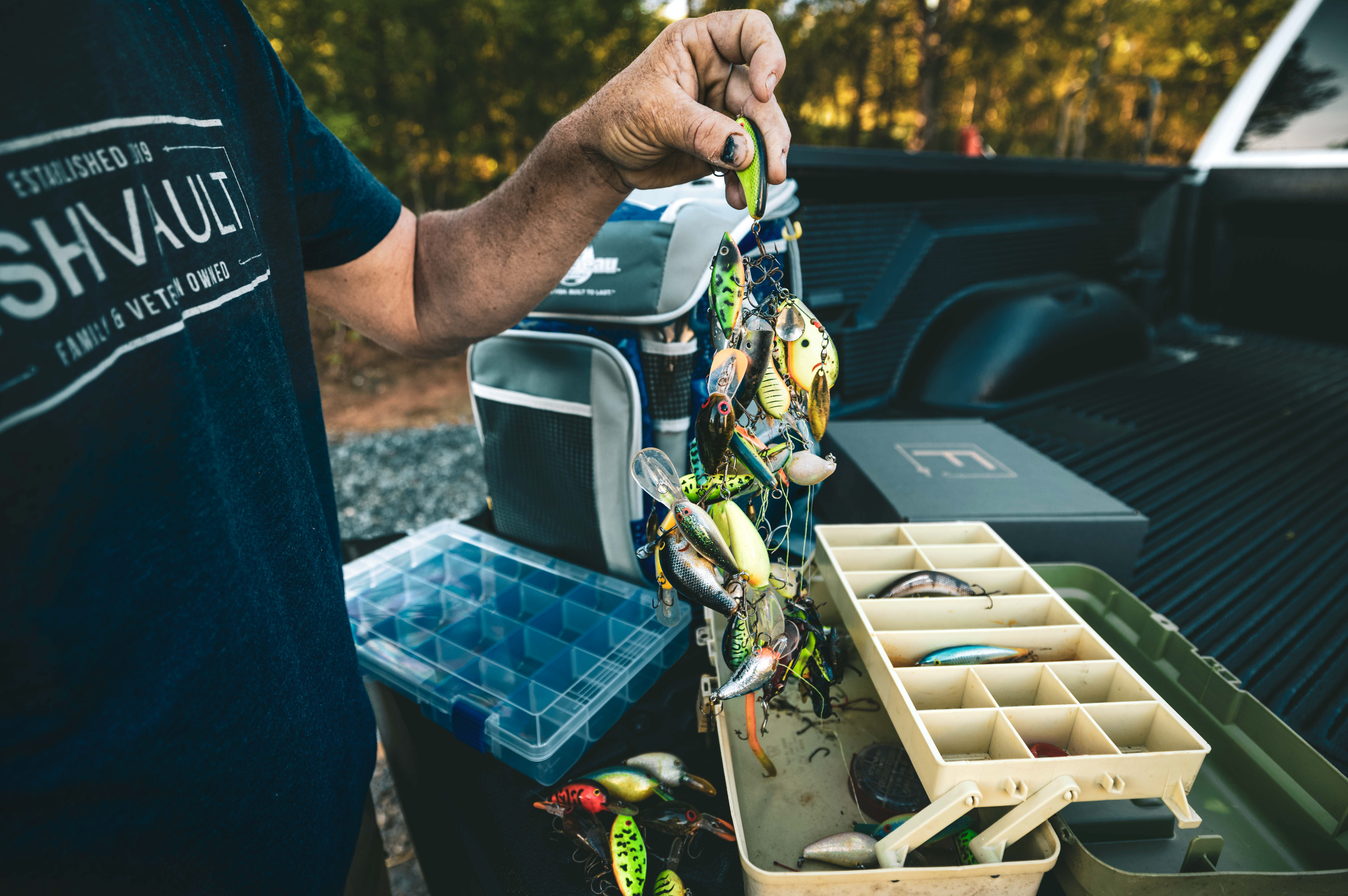 filling a saltwater tackle box Hlotmeky Small Kayak Mini Waterproof Fishing Lure Box Terminal Storage Fishing Hook Organizer : Sports & Outdoors Saltwater Fishing Box Kit